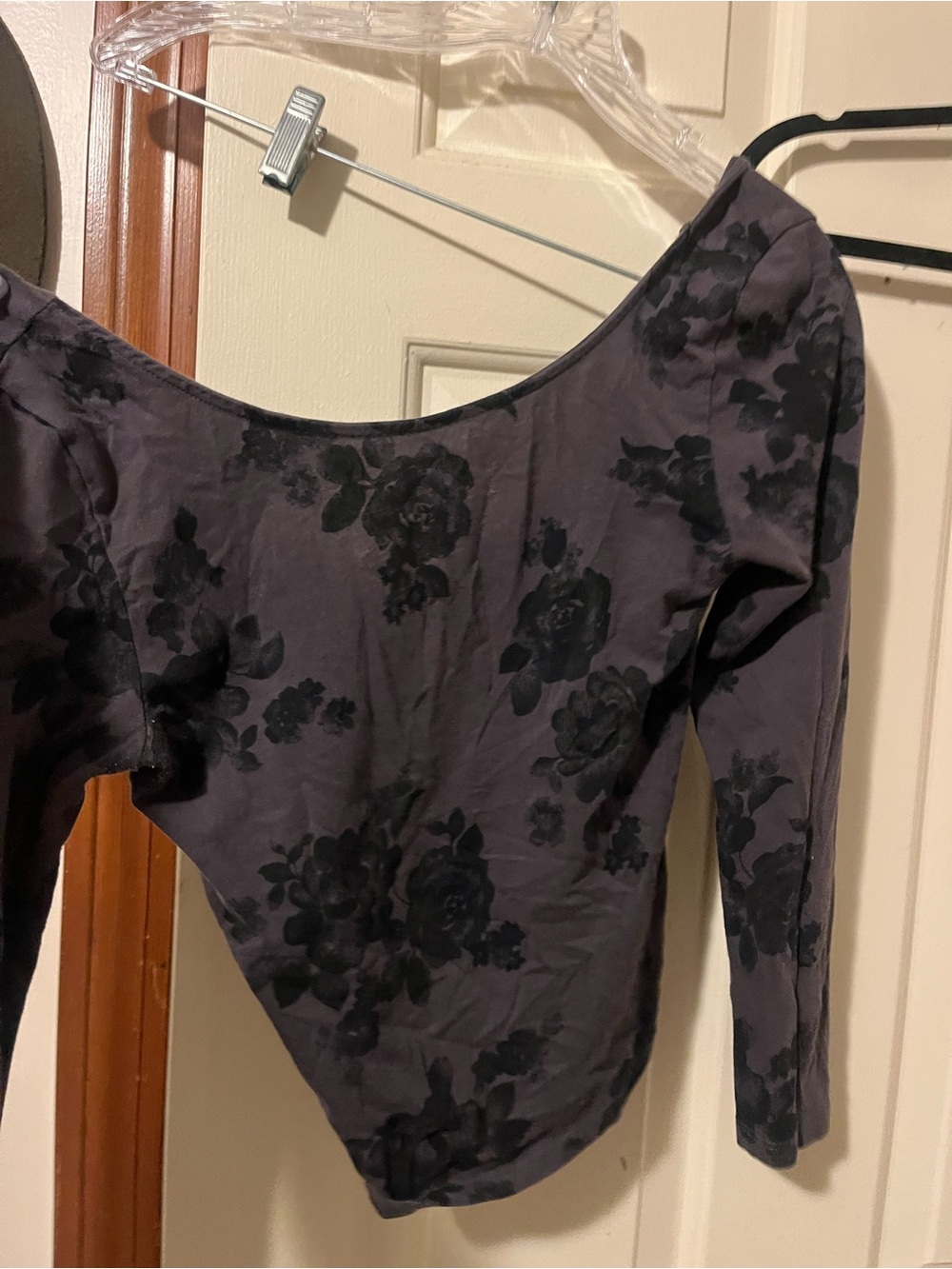 Cute cropped American Eagle going out top! - Picture 3 of 6